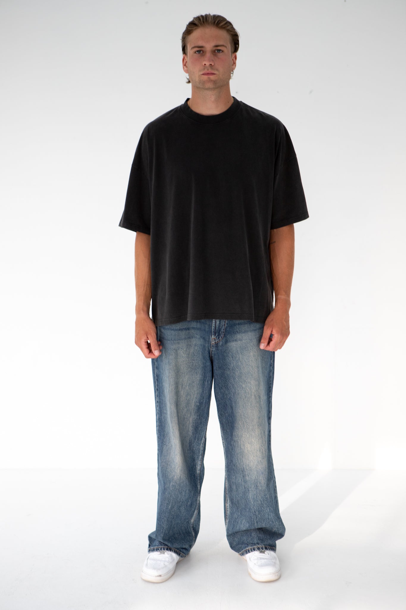 ART GALLERY T-SHIRT