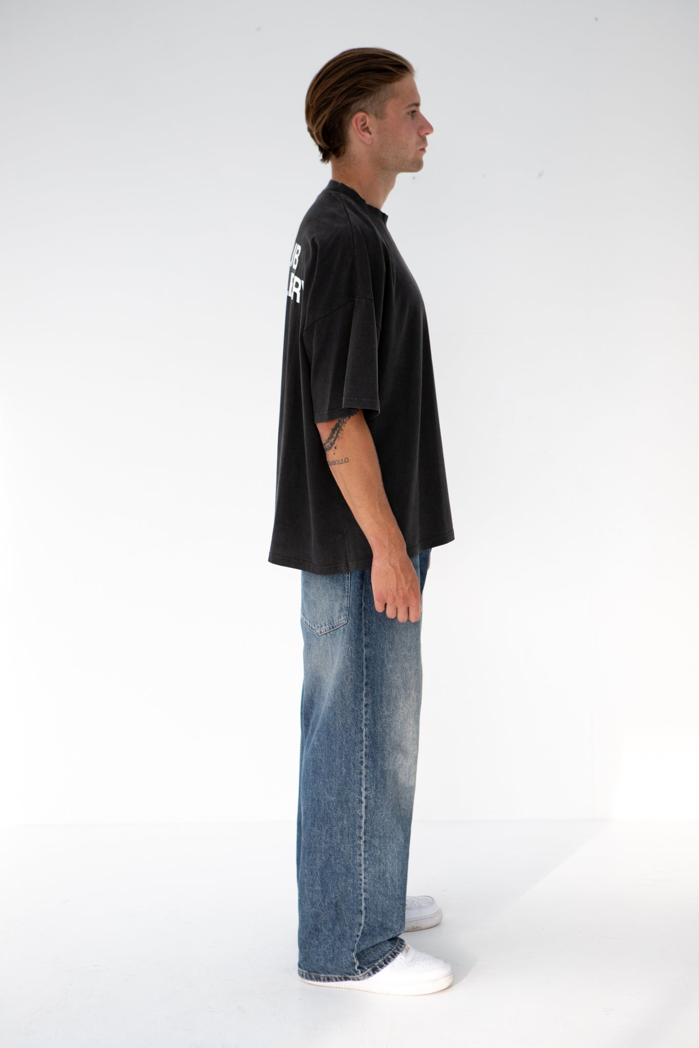 ART GALLERY T-SHIRT